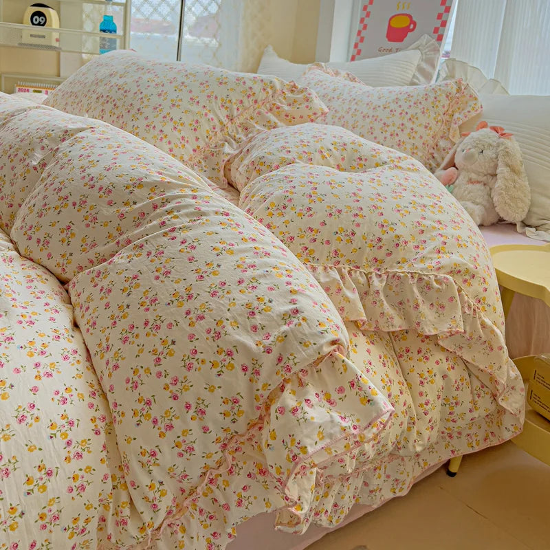 Honeybelle Floral Ruffle Bedding Set – The Simple Society