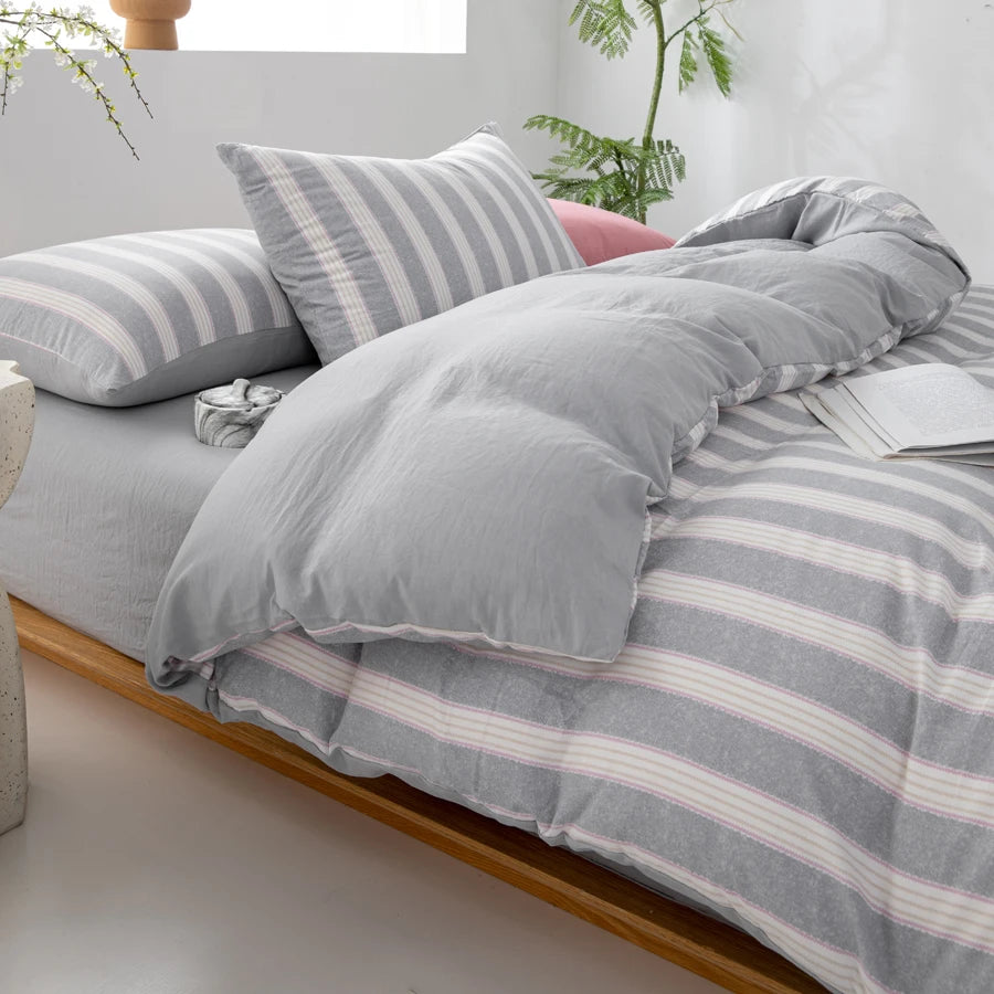 Elio Stripe Bedding Set