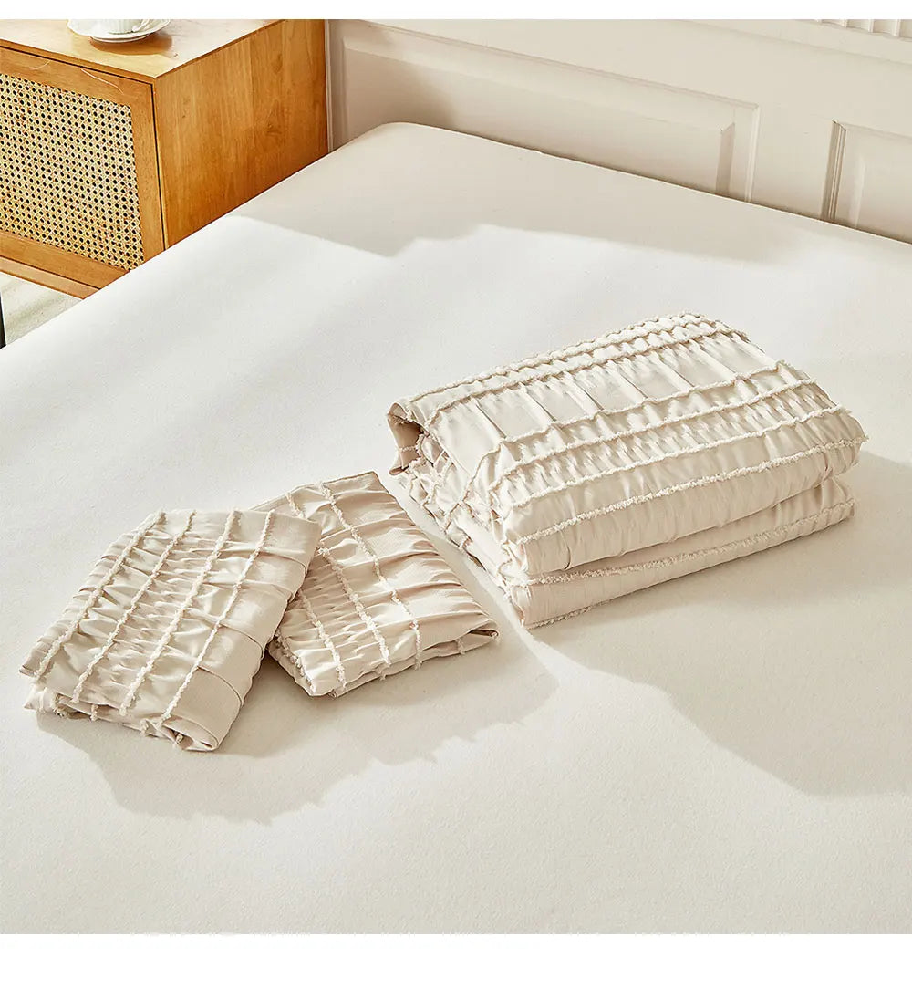 Maren Tufted Bedding Set